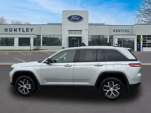 2023 Jeep Grand Cherokee Limited — photo 6 of 36