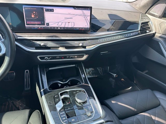 2024 BMW X7 xDrive40i — photo 18 of 32