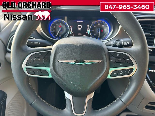2023 Chrysler Pacifica Touring L — photo 20 of 20