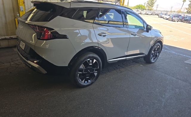 2026 Kia Sportage Hybrid SX Prestige — photo 2 of 7