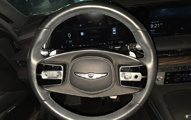 2023 Genesis G90 3.5T — photo 7 of 9