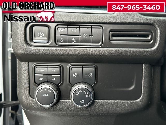 2023 Chevrolet Suburban Z71 — photo 11 of 22