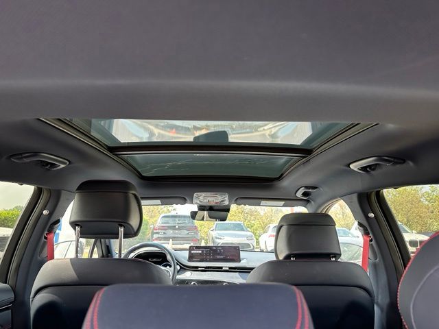 2023 Genesis GV70 2.5T — photo 12 of 37