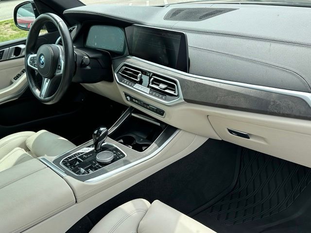 2022 BMW X5 xDrive45e — photo 11 of 46