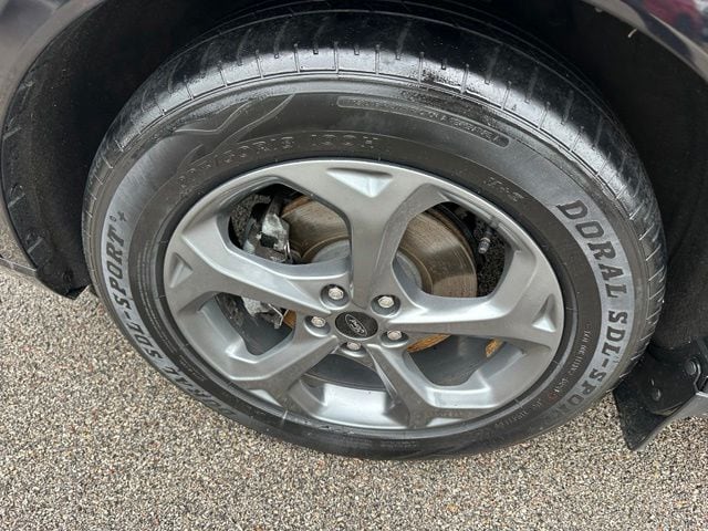 2023 Ford Escape ST-Line Select — photo 8 of 33