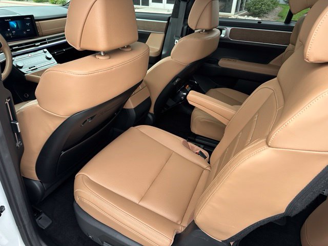 2026 Hyundai Santa Fe Hybrid Calligraphy — photo 19 of 49