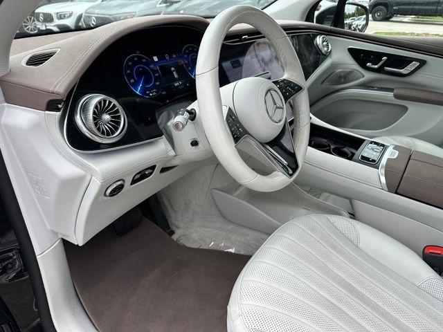 2023 Mercedes-Benz EQS 580 — photo 22 of 31