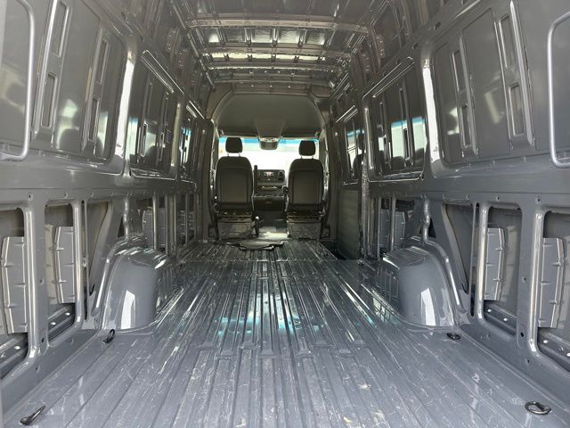 2024 Mercedes-Benz Sprinter 2500 Cargo 170 WB — photo 14 of 28