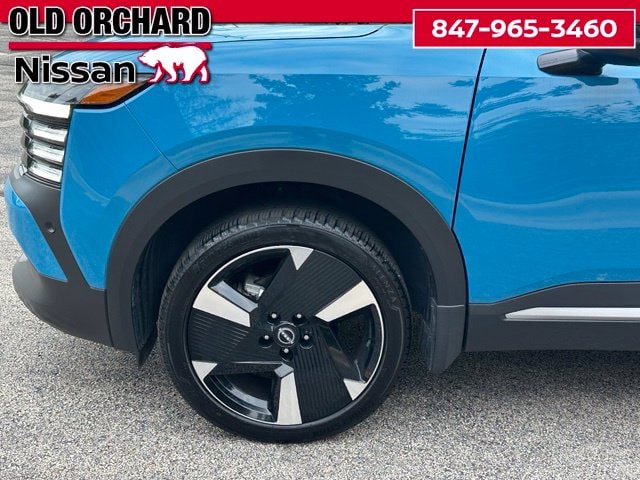 2025 Nissan Kicks SR — photo 8 of 21