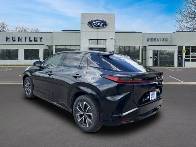 2023 LEXUS RZ 450e Premium — photo 6 of 27
