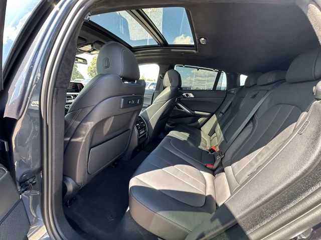 2022 BMW X6 xDrive40i — photo 15 of 29