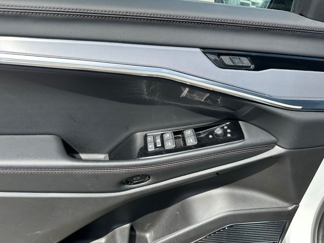 2024 Jeep Wagoneer S Launch Edition — photo 21 of 34