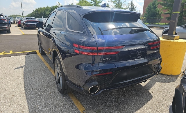 2023 Genesis GV70 3.5T Sport — photo 4 of 7