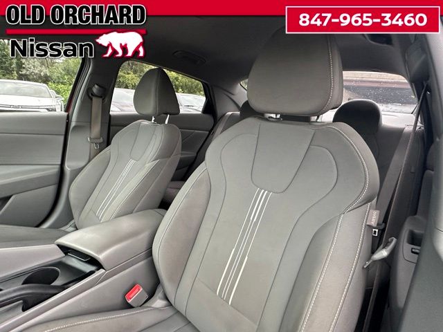 2024 Hyundai Elantra SEL — photo 10 of 21
