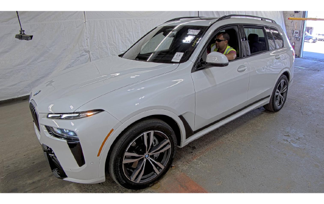 2024 BMW X7 xDrive40i — photo 1 of 9