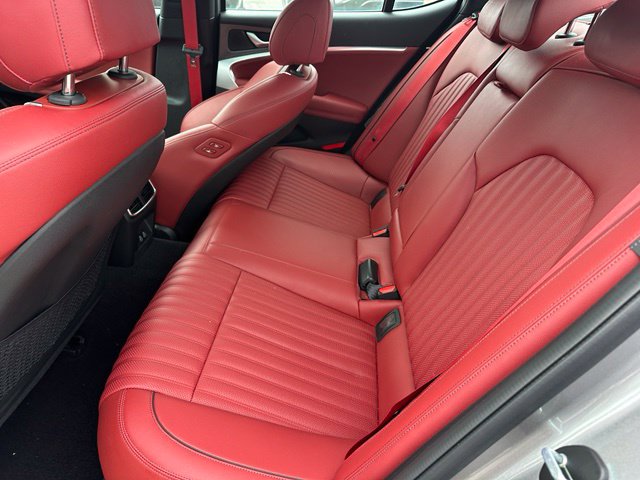 2025 Genesis G70 3.3T Sport Advanced — photo 13 of 31