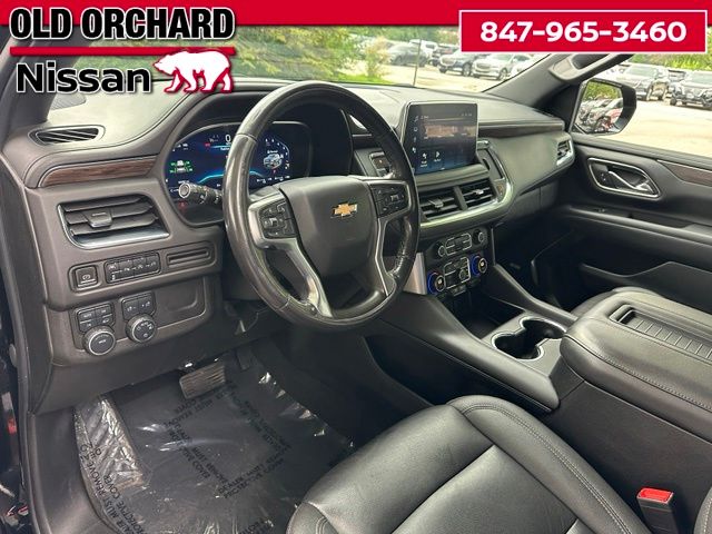 2022 Chevrolet Suburban LT — photo 17 of 23