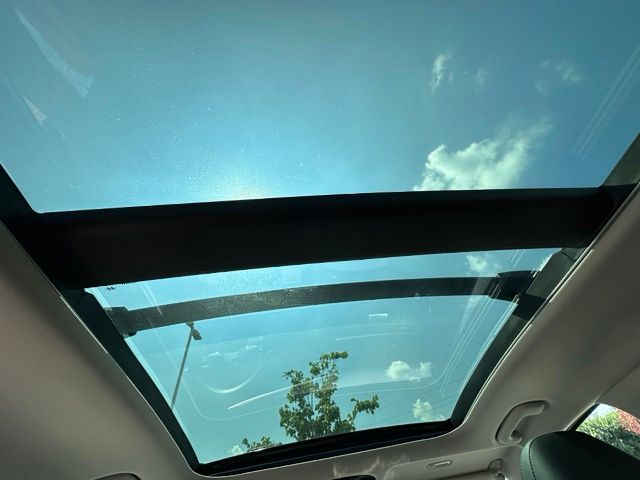 2025 Hyundai Tucson Hybrid SEL Convenience — photo 18 of 35