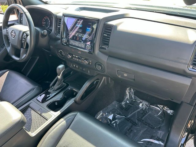 2022 Nissan Frontier PRO-4X — photo 10 of 49