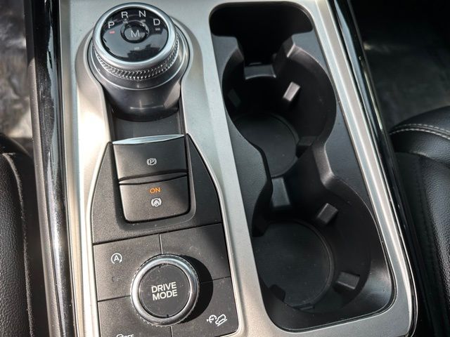 2023 Ford Explorer ST — photo 23 of 33