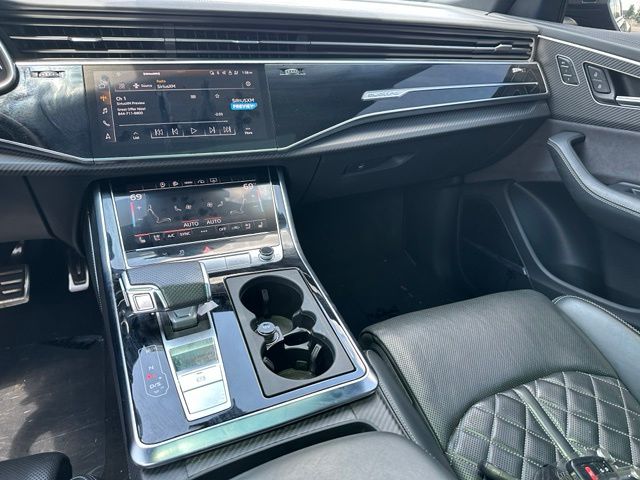 2023 Audi RS Q8 4.0T — photo 17 of 29