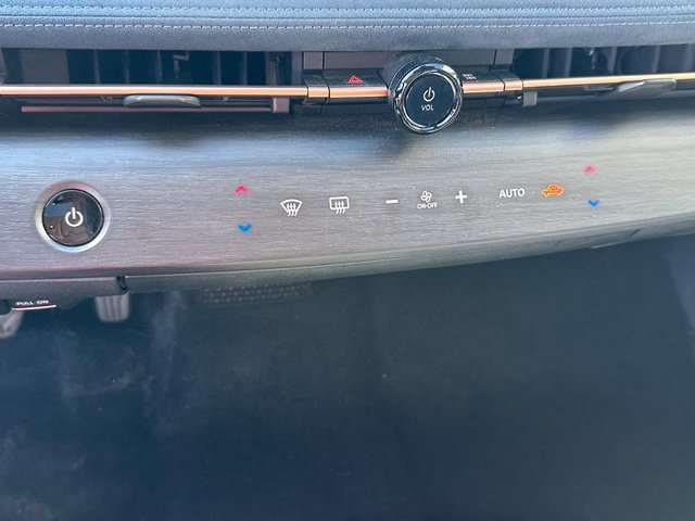 2023 Nissan Ariya Platinum+ e-4orce — photo 23 of 25