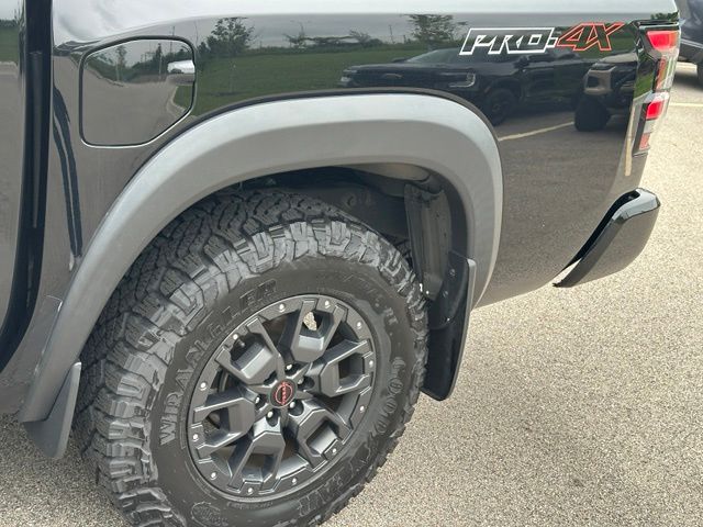 2022 Nissan Frontier PRO-4X — photo 8 of 49