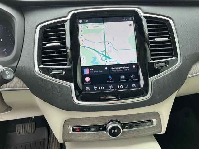 2023 Volvo XC90 B6 Plus 6-Seater — photo 23 of 28