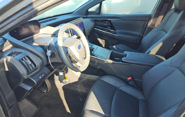 2023 Subaru Solterra Limited — photo 6 of 11
