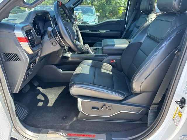 2023 Ford F-150 Raptor — photo 19 of 37