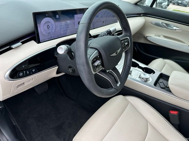2026 Genesis GV70 2.5T Advanced — photo 22 of 37