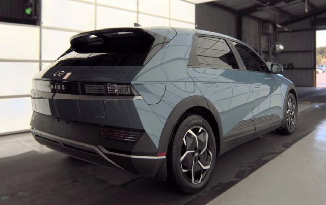 2023 Hyundai IONIQ 5 SEL — photo 3 of 9