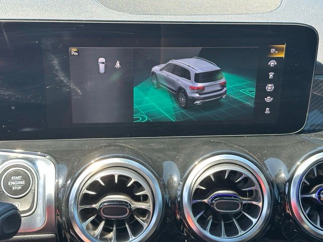 2023 Mercedes-Benz GLB GLB 35 AMG® — photo 11 of 37