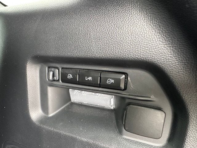 2025 Ford Explorer Platinum — photo 11 of 34