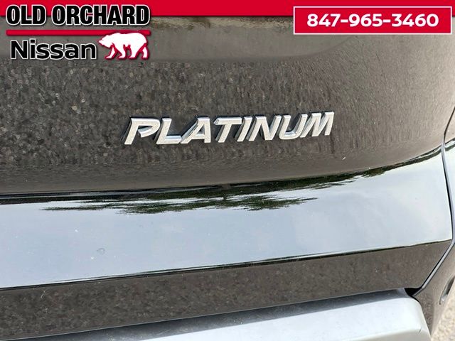 2022 Nissan Pathfinder Platinum — photo 7 of 20