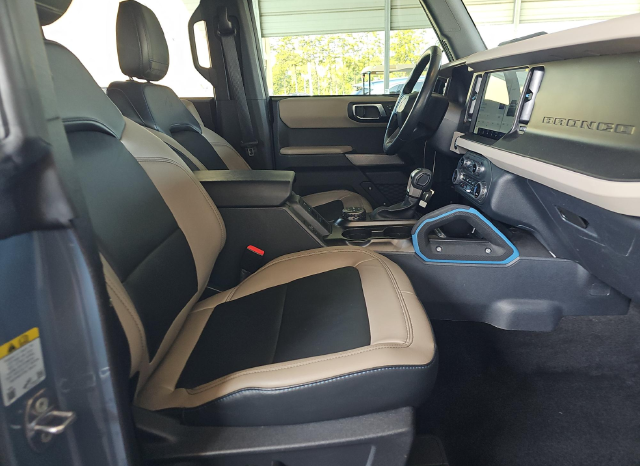2023 Ford Bronco Wildtrak — photo 6 of 10