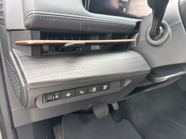 2024 Nissan Ariya Engage e-4orce — photo 20 of 27