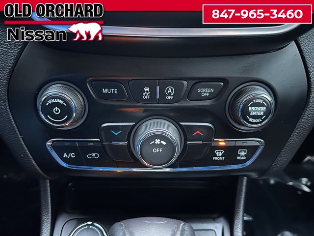2019 Jeep Cherokee Latitude Plus — photo 16 of 20