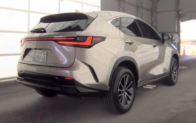 2024 LEXUS NX 350 Premium — photo 4 of 10
