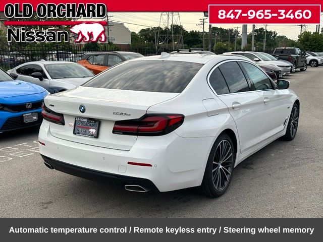 2022 BMW 5 Series 530e iPerformance — photo 7 of 23