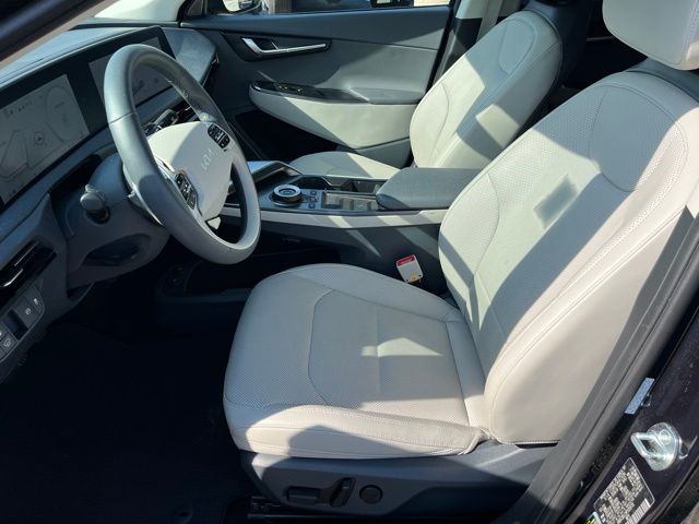 2023 Kia EV6 Wind — photo 15 of 32