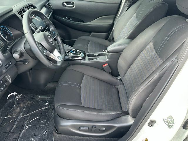 2025 Nissan Leaf SV Plus — photo 17 of 28