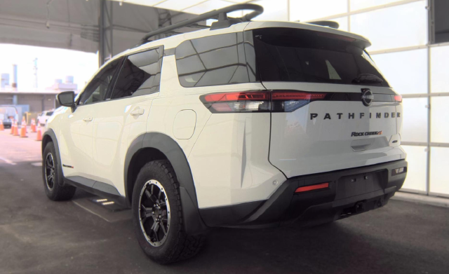 2024 Nissan Pathfinder Rock Creek — photo 4 of 8