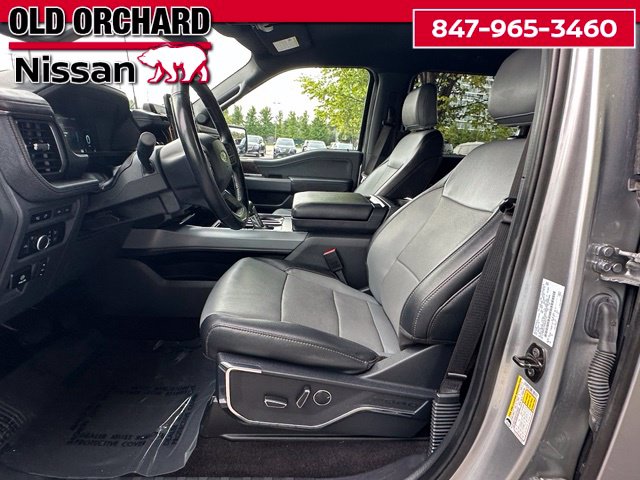 2023 Ford F-150 Lightning Lariat — photo 14 of 24