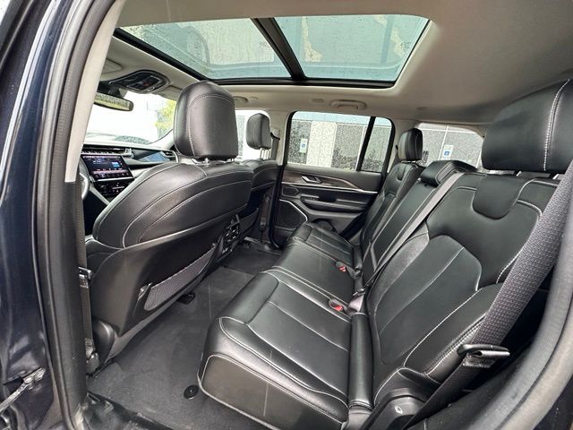2022 Jeep Grand Cherokee 4xe — photo 15 of 29