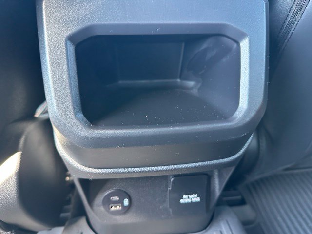2025 Ford Ranger Raptor — photo 15 of 34
