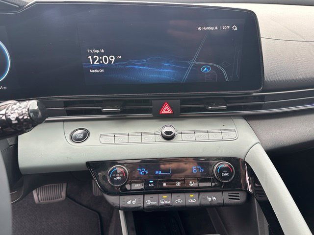 2025 Hyundai Elantra Hybrid Limited — photo 21 of 26