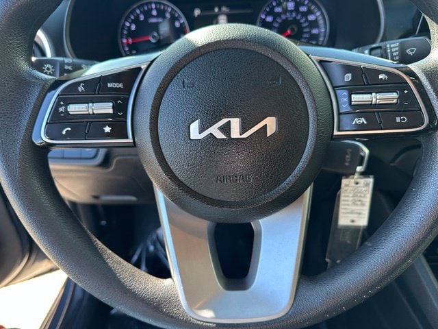 2023 Kia Forte LXS — photo 28 of 30