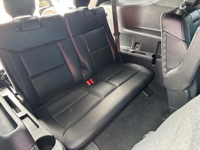 2022 Ford Explorer ST — photo 11 of 33