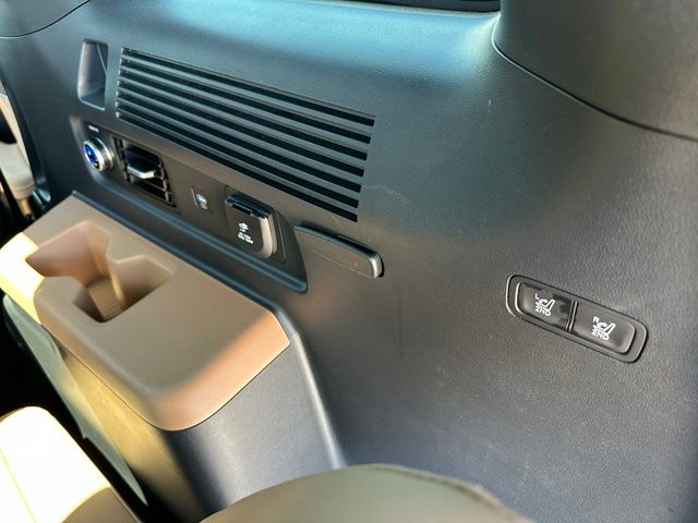 2026 Hyundai Santa Fe Hybrid Calligraphy — photo 12 of 45